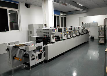 शाफ्टलेस इंटरमीटेंट लेटरप्रेस लेबल प्रिंटिंग मशीन